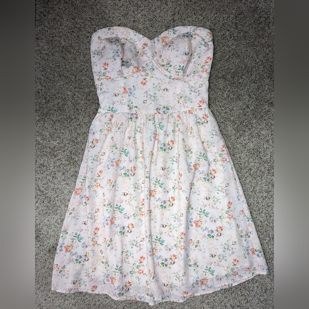 Maurices Light Pink Ditsy Floral Strapless Dress Size Small